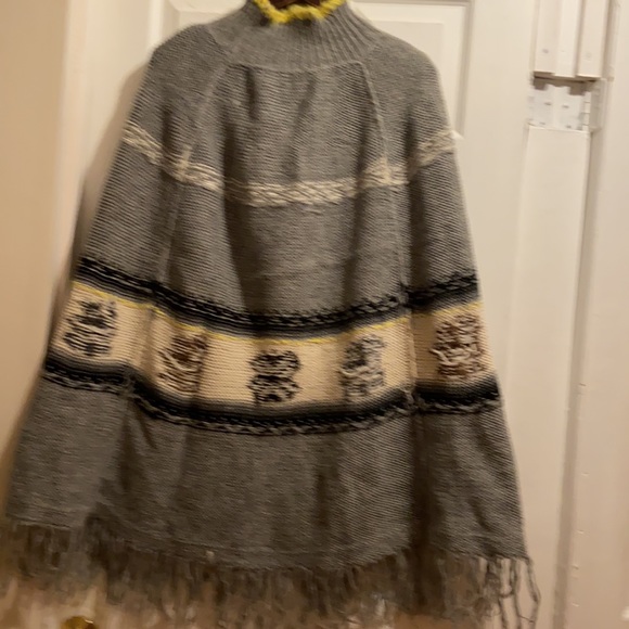 AntikBatik NWOT Cape - Picture 6 of 10